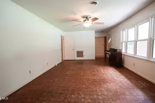 705 N Edgewood Cir, Whiteville, NC 28472 - Photo 17
