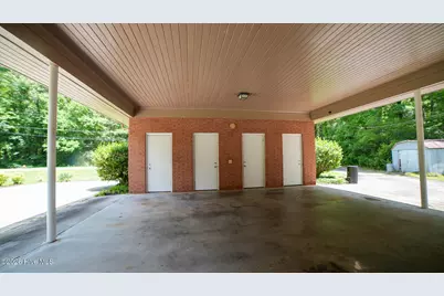 705 N Edgewood Circle, Whiteville, NC 28472 - Photo 9