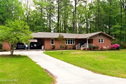 705 N Edgewood Circle, Whiteville, NC 28472 - Photo 1