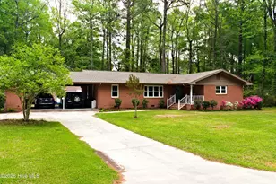 705 N Edgewood Cir, Whiteville, NC 28472 - Photo 1