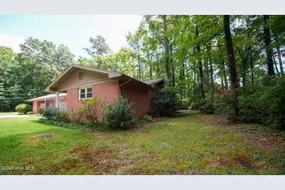 705 N Edgewood Circle, Whiteville, NC 28472 - Photo 11