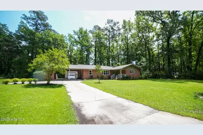 705 N Edgewood Circle, Whiteville, NC 28472 - Photo 3