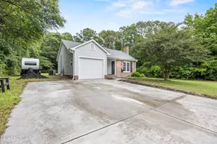 429 Crow's Nest Ln, Sneads Ferry, NC 28460 - Photo 3