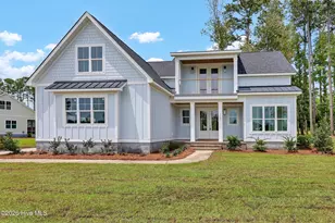 1101 Crown Pointe Dr, Hampstead, NC 28443 - Photo 1