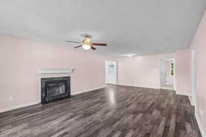 408 Bluegrass Circle, Jacksonville, NC 28546 - Photo 5