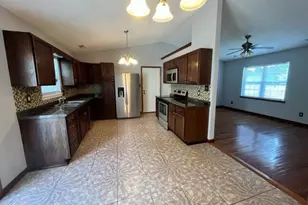 212 Winterberry Ct, Jacksonville, NC 28540 - Photo 5