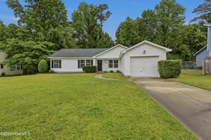 2038 Hunters Ridge Dr, Piney Green, NC 28544 - Photo 1