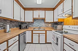 1308 Carolina Beach Ave N, Carolina Beach, NC 28428 - Photo 5