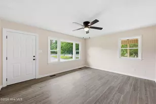 1040 Broad Creek Rd, New Bern, NC 28560 - Photo 5