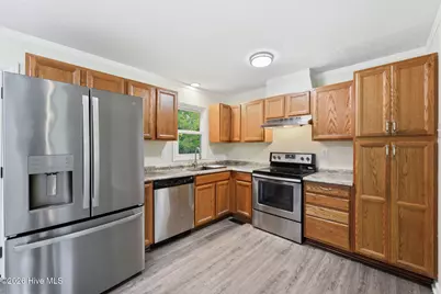 1040 Broad Creek Road, New Bern, NC 28560 - Photo 9