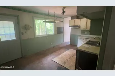 11 Barksdale Drive, Jacksonville, NC 28540 - Photo 3