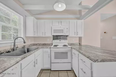 809 Varsity Drive, Wilmington, NC 28403 - Photo 11