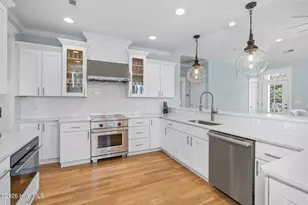 111 SE 41st St, Oak Island, NC 28465 - Photo 5