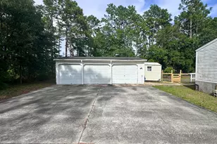 945 Mirror Lake Dr, Southport, NC 28461 - Photo 5
