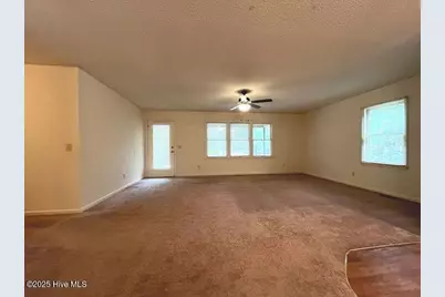 902 Heather Trail, Aberdeen, NC 28315 - Photo 5