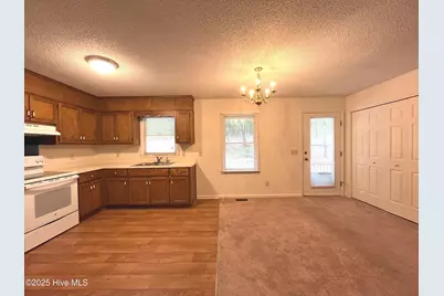 902 Heather Trail, Aberdeen, NC 28315 - Photo 9