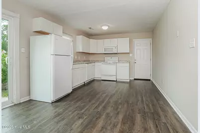 1011 Ridgecrest Lane, Jacksonville, NC 28546 - Photo 7