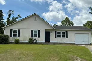 1011 Ridgecrest Ln, Jacksonville, NC 28546 - Photo 1