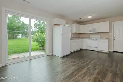 1011 Ridgecrest Lane, Jacksonville, NC 28546 - Photo 9