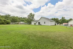 1011 Ridgecrest Ln, Jacksonville, NC 28546 - Photo 5