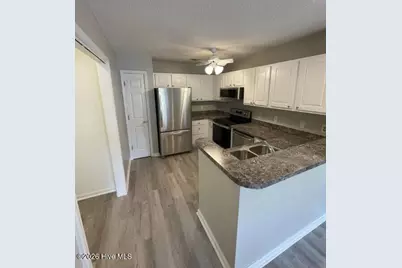 102 Breezewood Drive #G, Greenville, NC 27858 - Photo 9