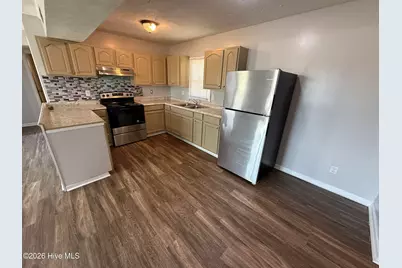 302 Hubert McLean Avenue, Red Springs, NC 28377 - Photo 3