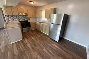 302 Hubert McLean Ave, Red Springs, NC 28377 - Photo 3