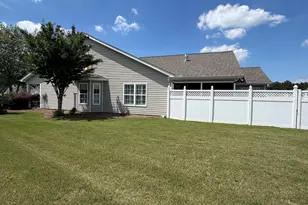 3307 Honeysuckle Dr, Winterville, NC 28590 - Photo 3