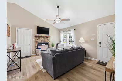 100 Hampton Court, Jacksonville, NC 28546 - Photo 5