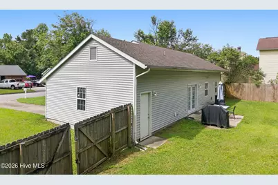 100 Hampton Court, Jacksonville, NC 28546 - Photo 31