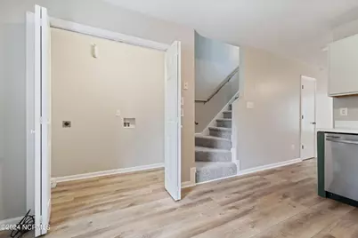 1072 W Pueblo Drive, Jacksonville, NC 28546 - Photo 7