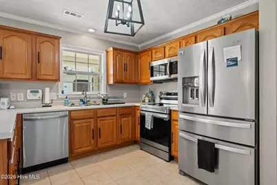305 W Howard Drive, Jacksonville, NC 28540 - Photo 3