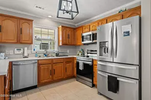 305 W Howard Dr, Jacksonville, NC 28540 - Photo 3