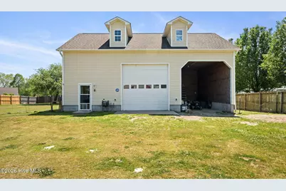 305 W Howard Drive, Jacksonville, NC 28540 - Photo 3
