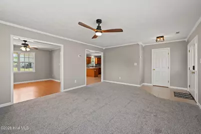 305 W Howard Drive, Jacksonville, NC 28540 - Photo 9