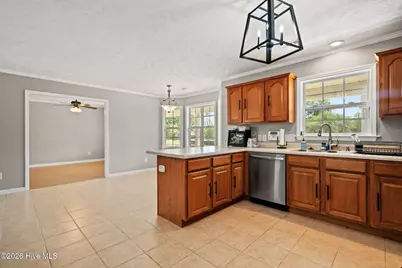 305 W Howard Drive, Jacksonville, NC 28540 - Photo 21