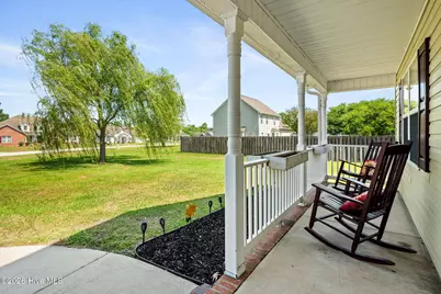 305 W Howard Drive, Jacksonville, NC 28540 - Photo 9