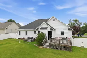 726 E Main St, Winterville, NC 28590 - Photo 15