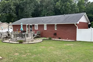 1585 Eastwood Dr, Kinston, NC 28504 - Photo 9