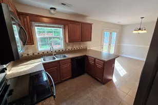 305 Cabin Cir, Jacksonville, NC 28540 - Photo 7