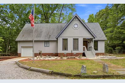 423 E Creekview Drive, Hampstead, NC 28443 - Photo 1