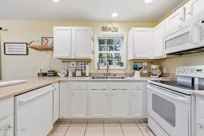 805 Driftwood Drive, Hampstead, NC 28443 - Photo 13