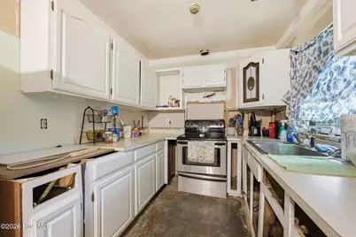 1239 Hibbs Road, Newport, NC 28570 - Photo 9