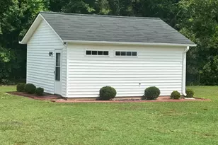124 Stockbridge Dr, Selma, NC 27576 - Photo 7