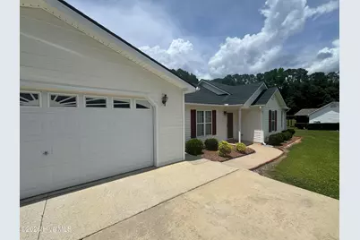 124 Stockbridge Drive, Selma, NC 27576 - Photo 5