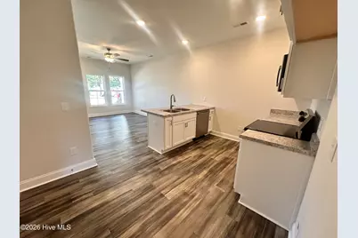 704 A Bynum Avenue, Maysville, NC 28555 - Photo 7