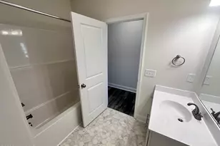 704 A Bynum Ave, Maysville, NC 28555 - Photo 11