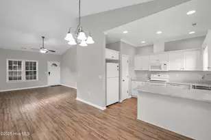 136 N Palm Dr, Leland, NC 28479 - Photo 3