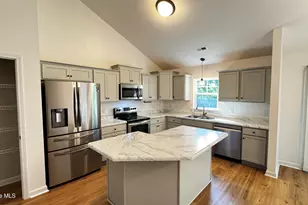 225 Westfield Dr, Richlands, NC 28574 - Photo 3