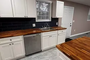 211 E Williamson St, Mount Olive, NC 28365 - Photo 7